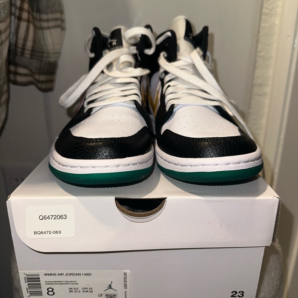 Nike Air Jordan 1 Mid Sneakers